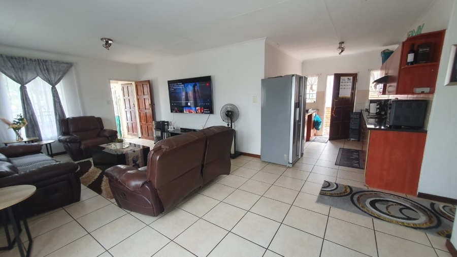 3 Bedroom Property for Sale in Roseacre Gauteng