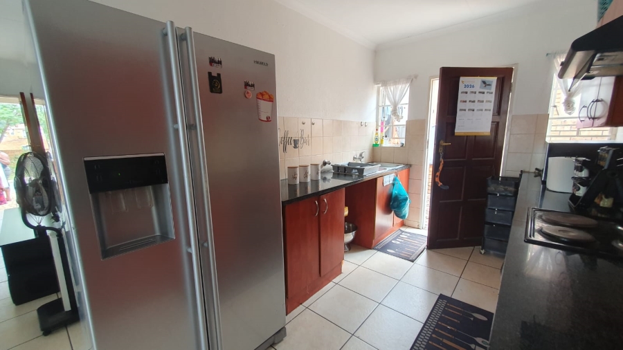3 Bedroom Property for Sale in Roseacre Gauteng