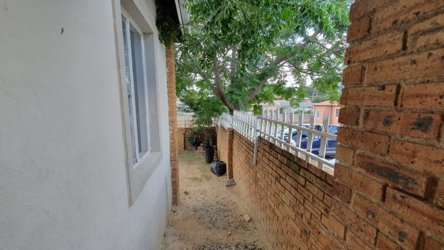 3 Bedroom Property for Sale in Roseacre Gauteng