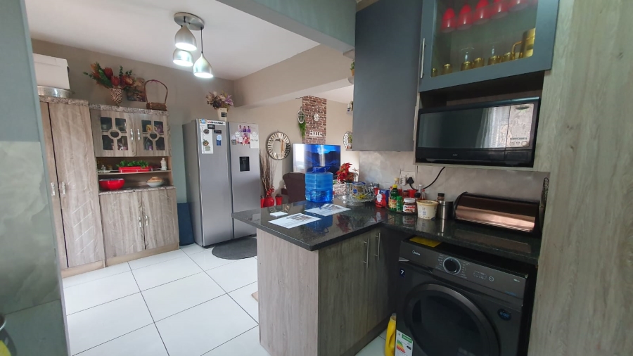 3 Bedroom Property for Sale in South Crest Gauteng