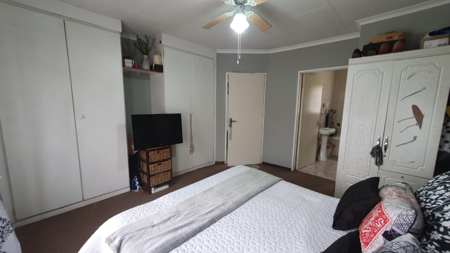 3 Bedroom Property for Sale in South Crest Gauteng