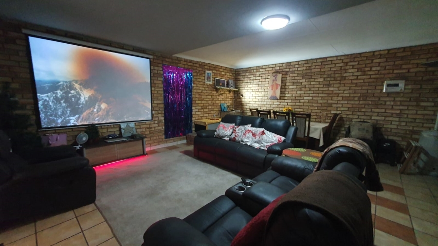 3 Bedroom Property for Sale in South Crest Gauteng