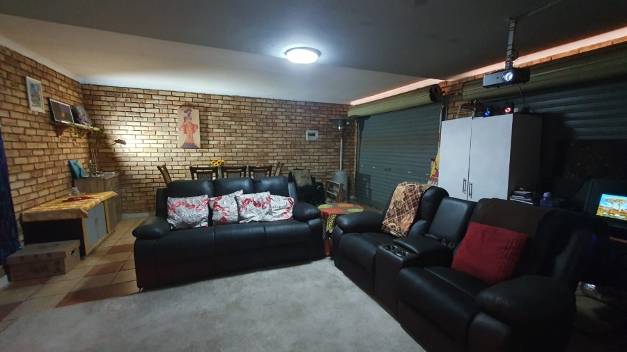 3 Bedroom Property for Sale in South Crest Gauteng