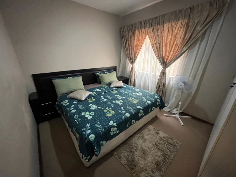 2 Bedroom Property for Sale in New Redruth Gauteng