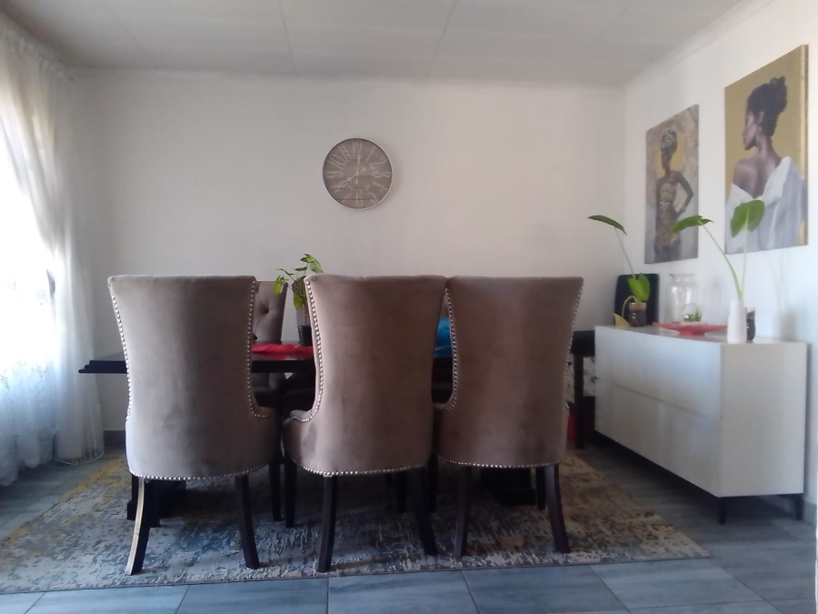 2 Bedroom Property for Sale in Mohlakeng Gauteng