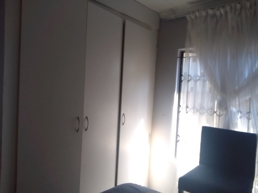 2 Bedroom Property for Sale in Mohlakeng Gauteng