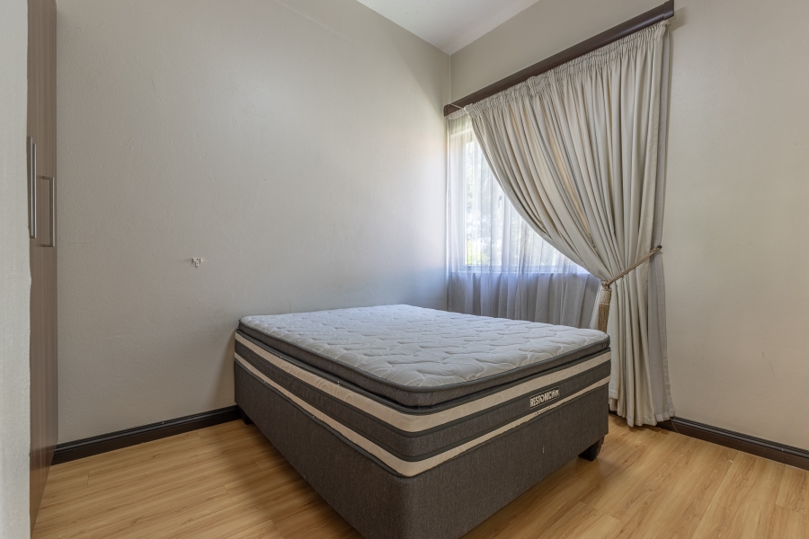 To Let 4 Bedroom Property for Rent in Dowerglen Gauteng