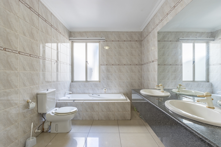 To Let 4 Bedroom Property for Rent in Dowerglen Gauteng