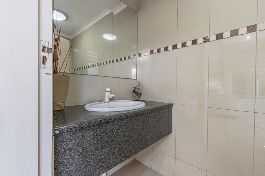 To Let 4 Bedroom Property for Rent in Dowerglen Gauteng