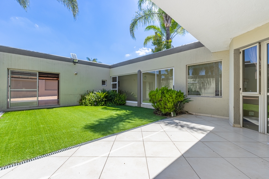 To Let 4 Bedroom Property for Rent in Dowerglen Gauteng