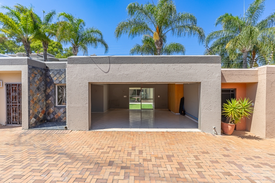 To Let 4 Bedroom Property for Rent in Dowerglen Gauteng