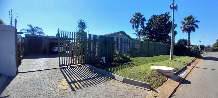To Let 1 Bedroom Property for Rent in Witpoortjie Gauteng