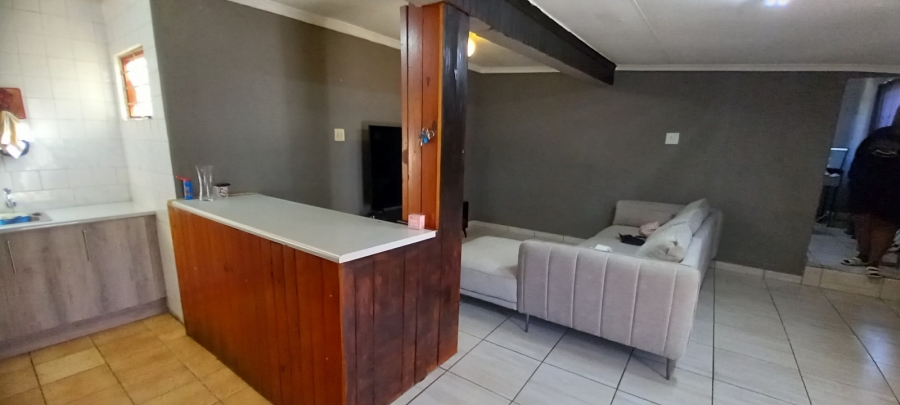 To Let 1 Bedroom Property for Rent in Witpoortjie Gauteng