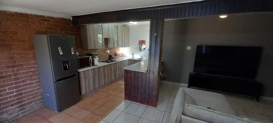 To Let 1 Bedroom Property for Rent in Witpoortjie Gauteng