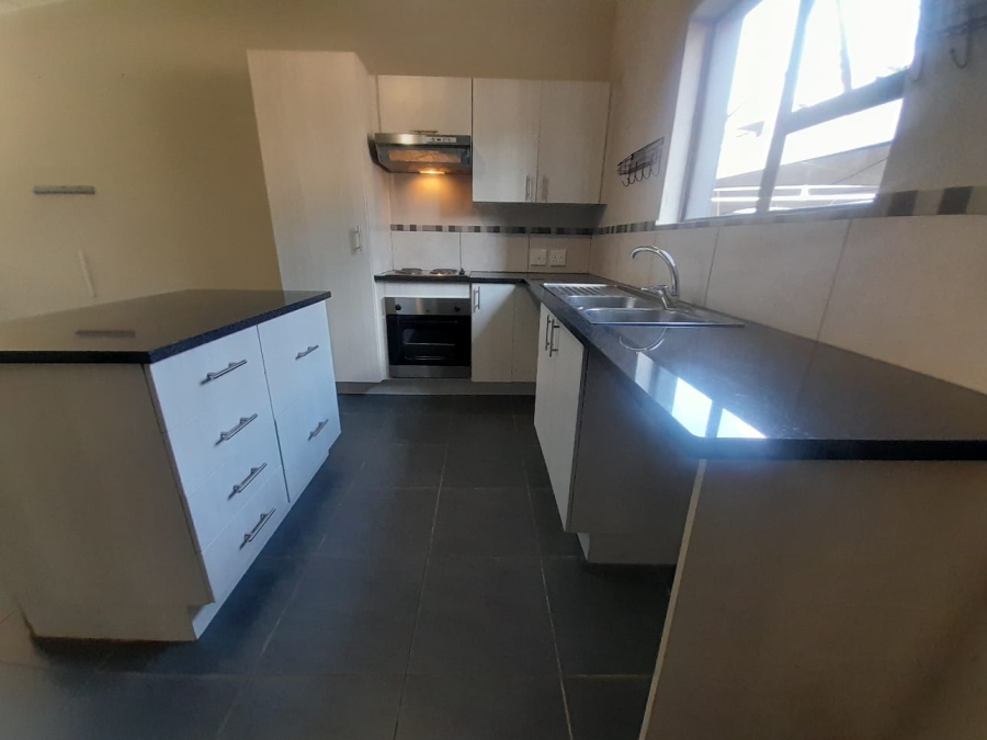 To Let 2 Bedroom Property for Rent in Honeydew Gauteng