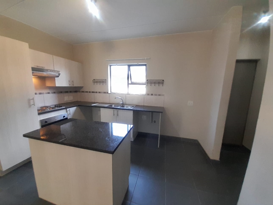 To Let 2 Bedroom Property for Rent in Honeydew Gauteng