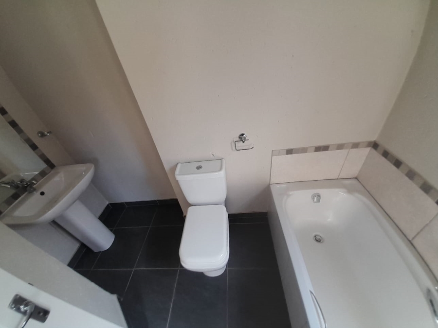 To Let 2 Bedroom Property for Rent in Honeydew Gauteng