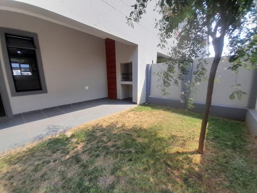 To Let 2 Bedroom Property for Rent in Honeydew Gauteng