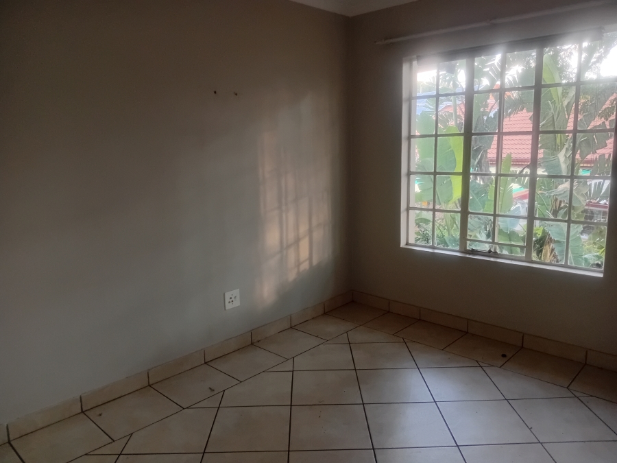 2 Bedroom Property for Sale in Wapadrand Gauteng
