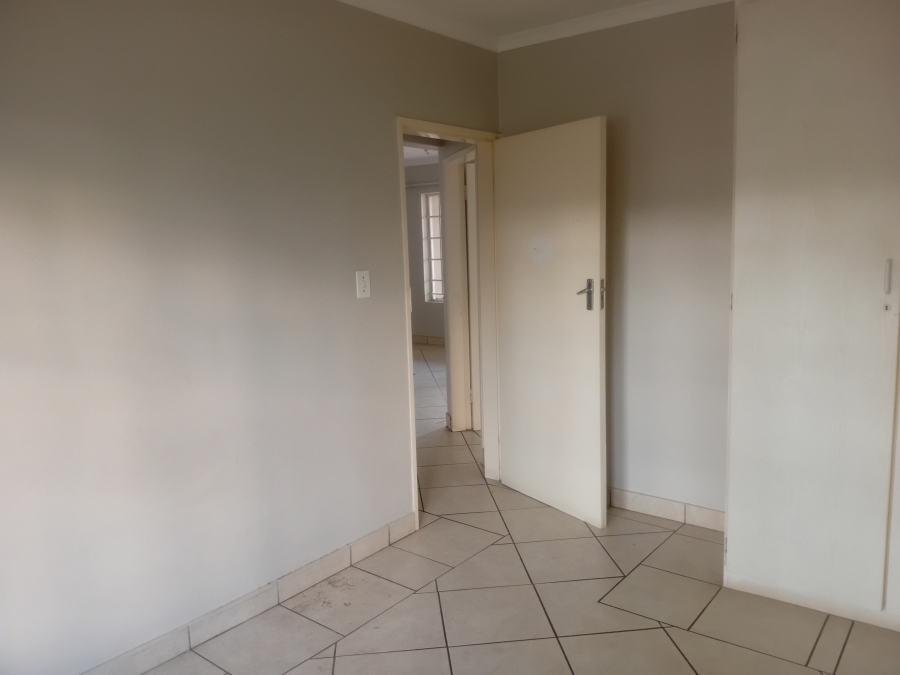 2 Bedroom Property for Sale in Wapadrand Gauteng