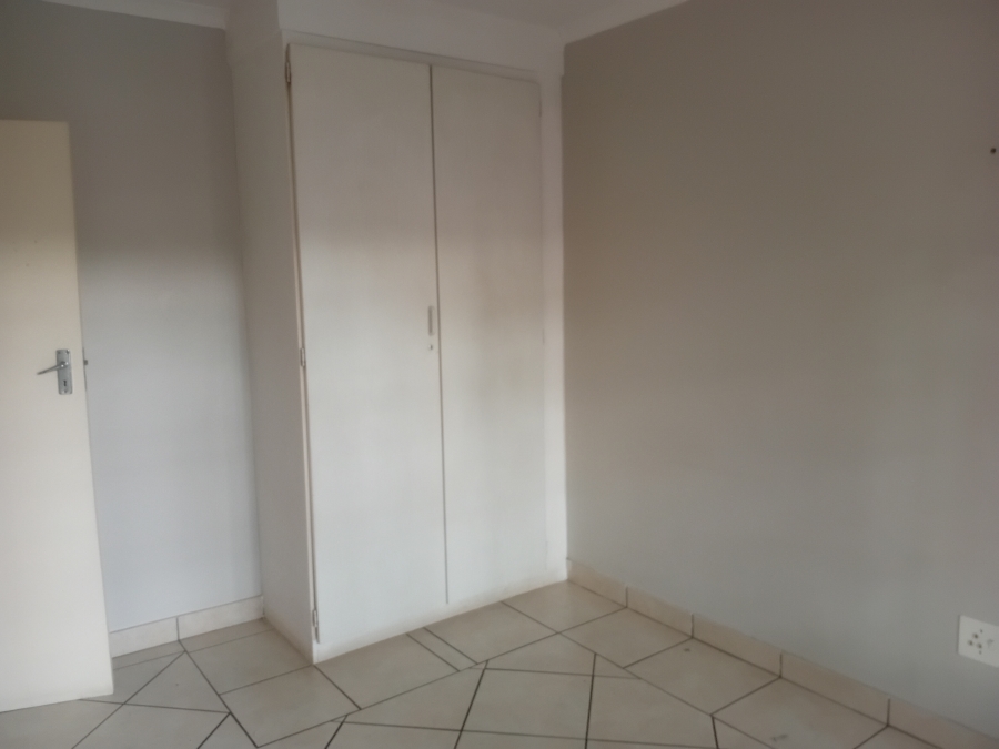 2 Bedroom Property for Sale in Wapadrand Gauteng