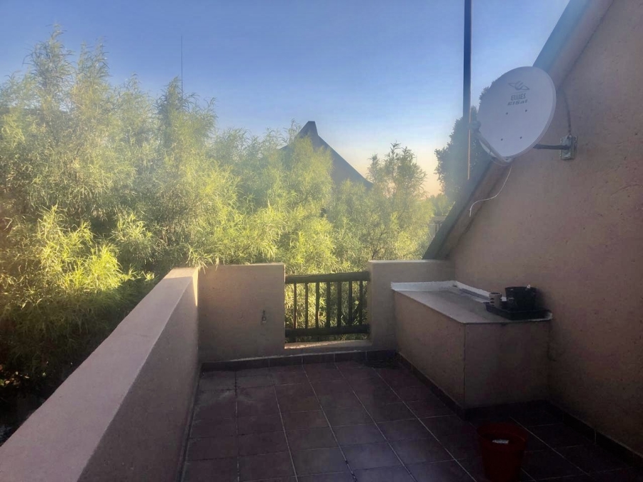 To Let 2 Bedroom Property for Rent in Sunninghill Gauteng