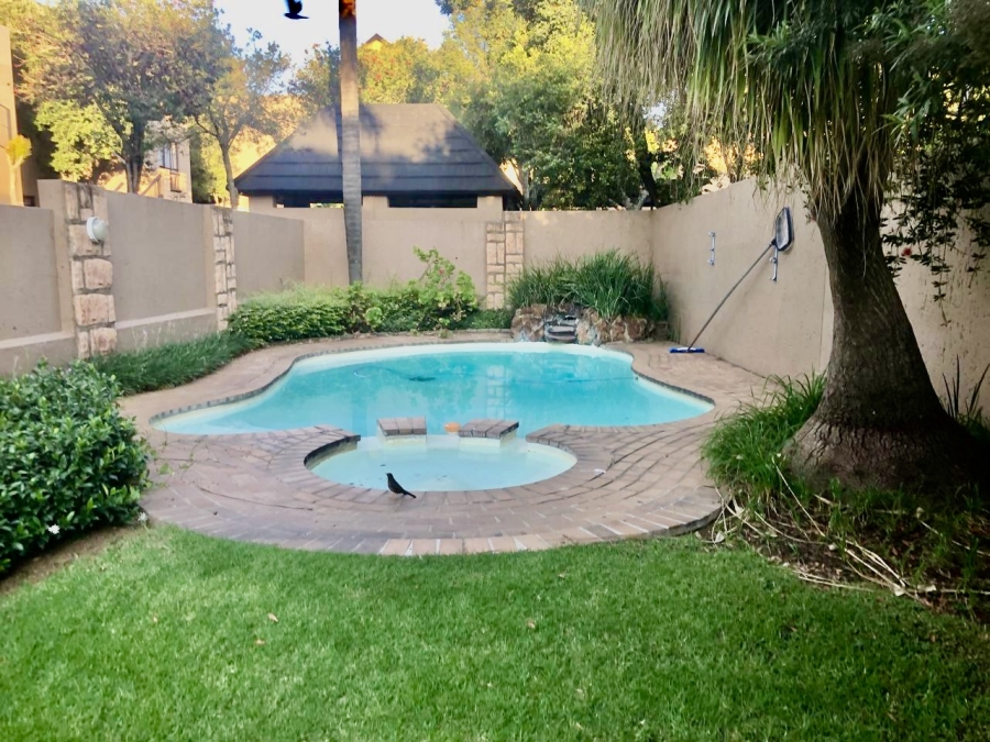 To Let 2 Bedroom Property for Rent in Sunninghill Gauteng