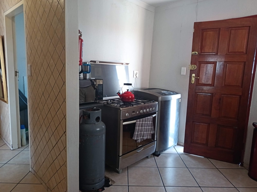 3 Bedroom Property for Sale in Clayville Gauteng