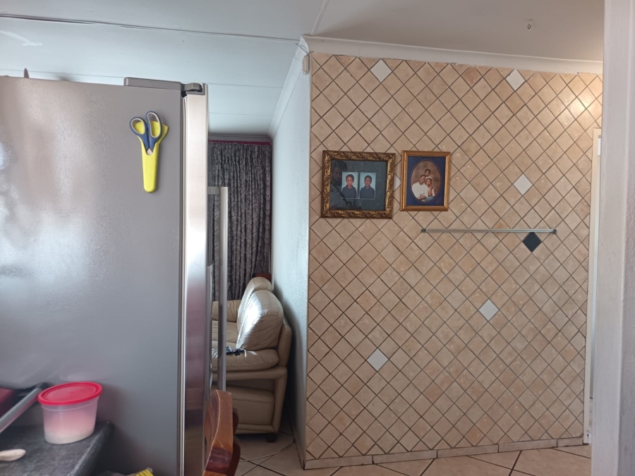 3 Bedroom Property for Sale in Clayville Gauteng