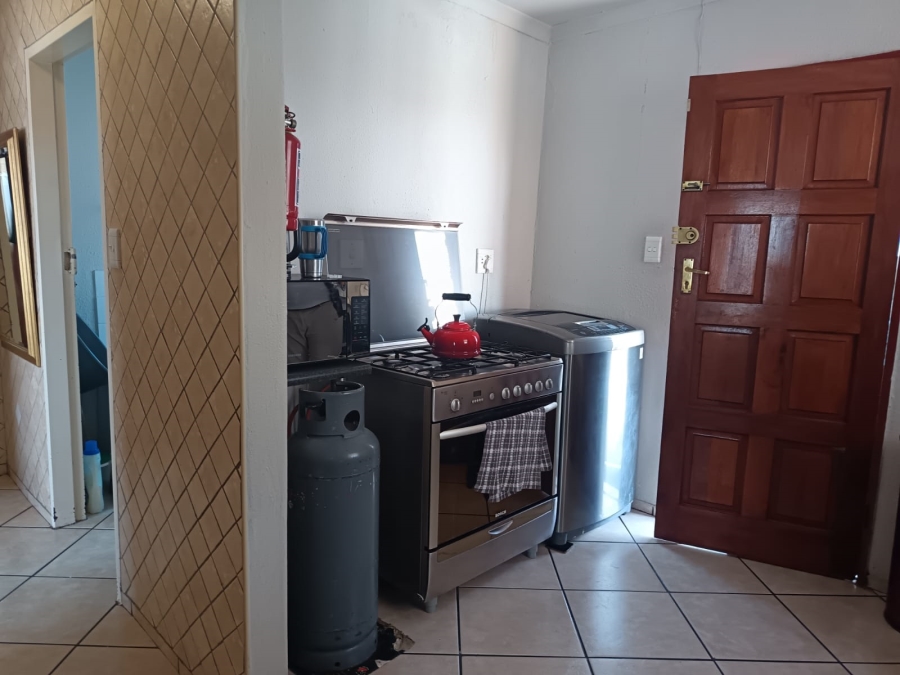 3 Bedroom Property for Sale in Clayville Gauteng