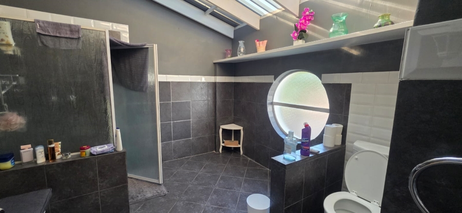 5 Bedroom Property for Sale in Blignautsrus A H Gauteng