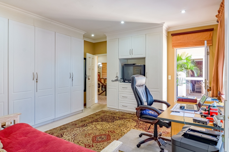 4 Bedroom Property for Sale in Silver Lakes Golf Estate Gauteng