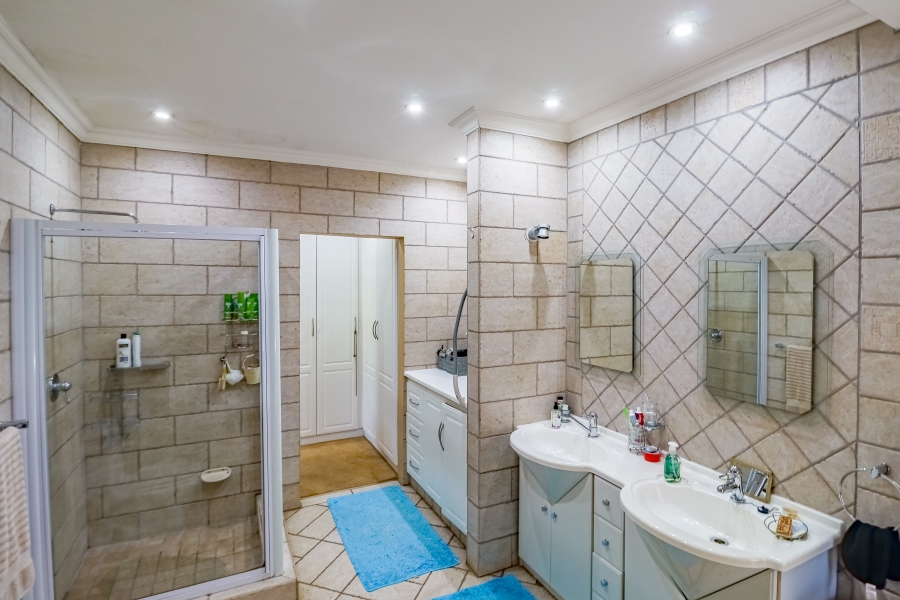 4 Bedroom Property for Sale in Silver Lakes Golf Estate Gauteng