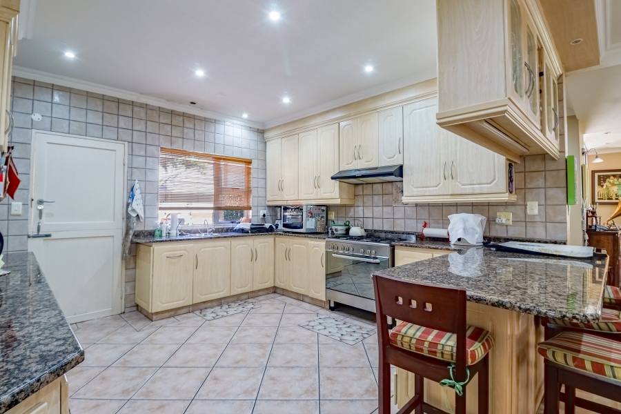 4 Bedroom Property for Sale in Silver Lakes Golf Estate Gauteng