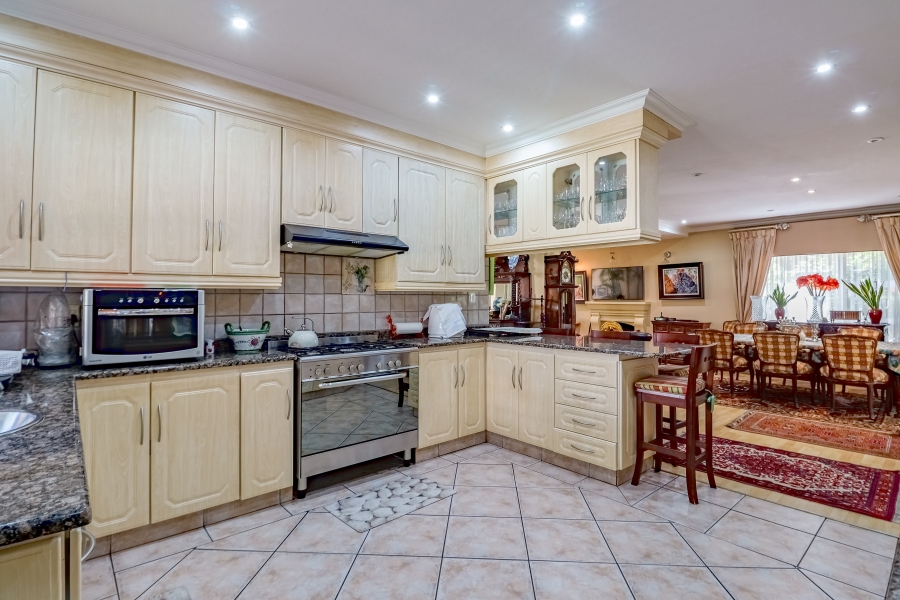 4 Bedroom Property for Sale in Silver Lakes Golf Estate Gauteng