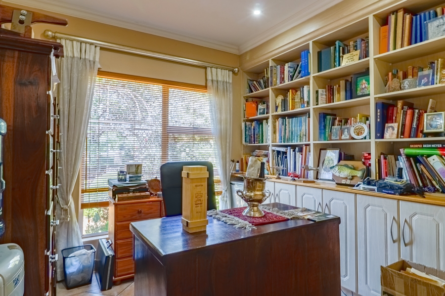 4 Bedroom Property for Sale in Silver Lakes Golf Estate Gauteng