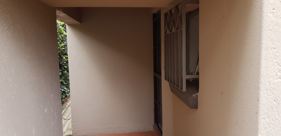 To Let 2 Bedroom Property for Rent in Florida Hills Gauteng