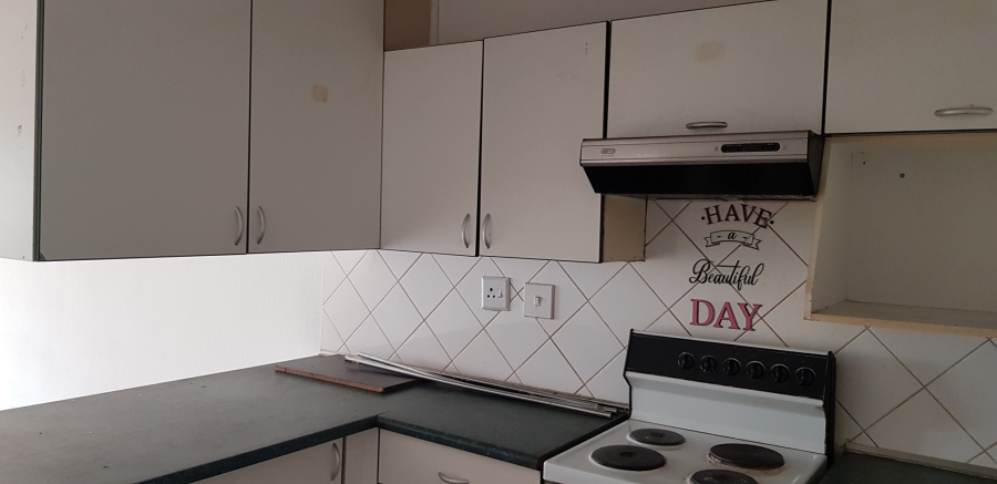 To Let 2 Bedroom Property for Rent in Florida Hills Gauteng