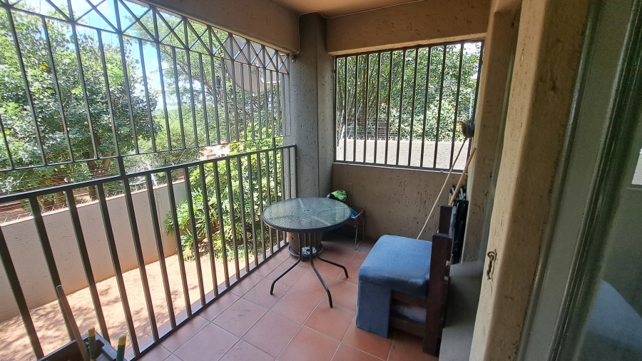 To Let 2 Bedroom Property for Rent in Florida Hills Gauteng