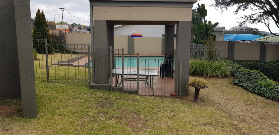 To Let 2 Bedroom Property for Rent in Florida Hills Gauteng