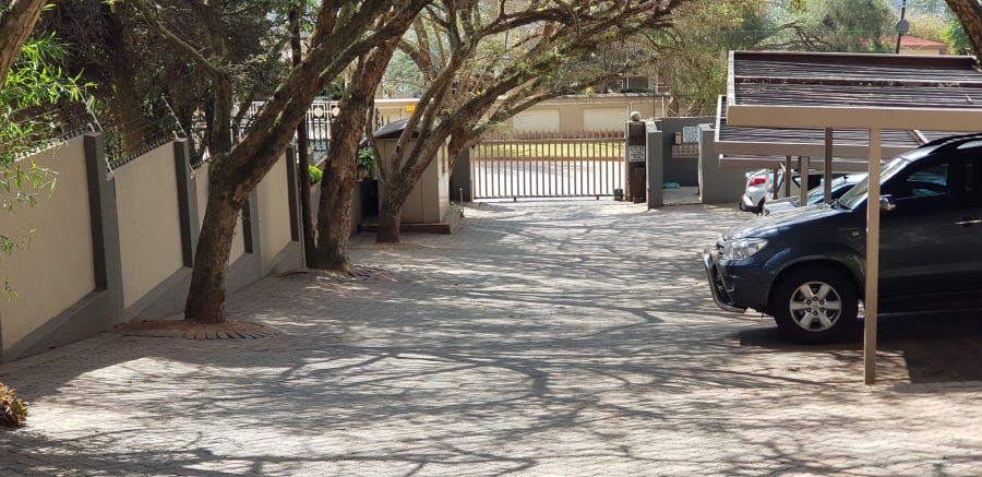 To Let 2 Bedroom Property for Rent in Florida Hills Gauteng