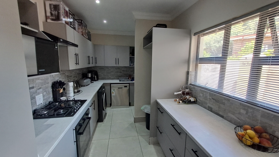 3 Bedroom Property for Sale in Rensburg Gauteng