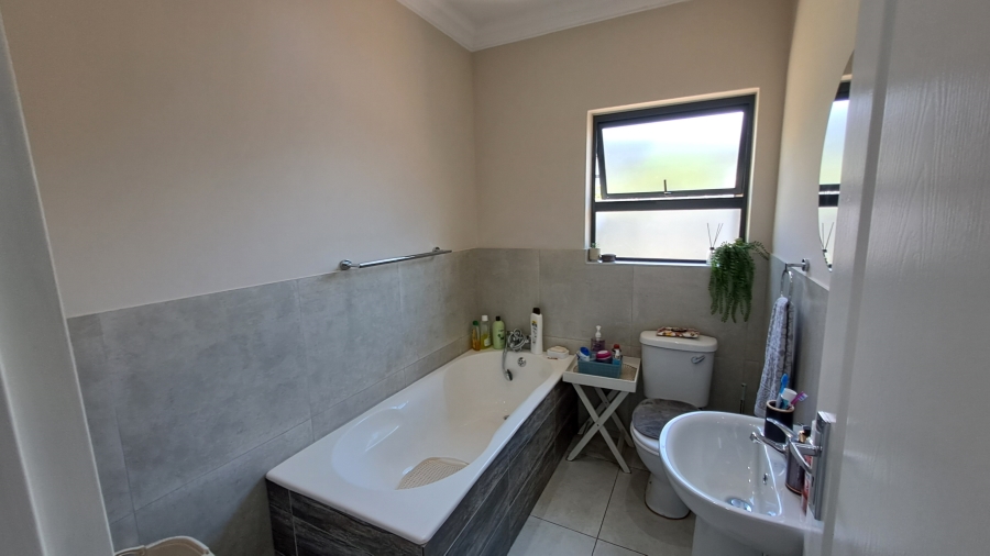 3 Bedroom Property for Sale in Rensburg Gauteng