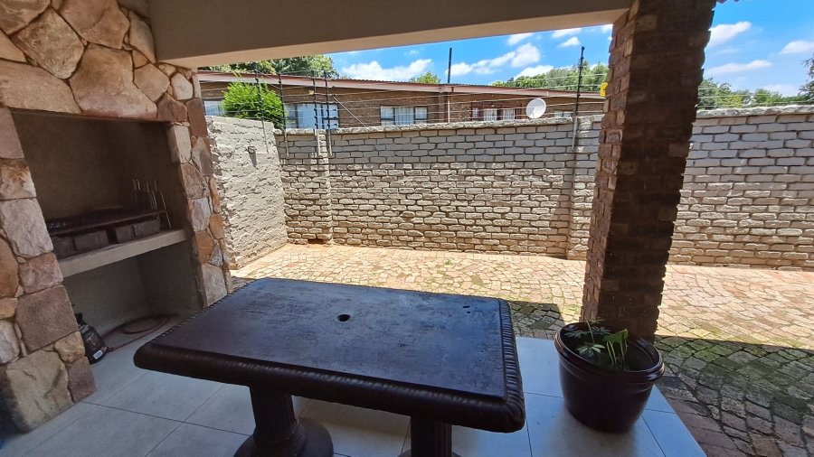 3 Bedroom Property for Sale in Rensburg Gauteng