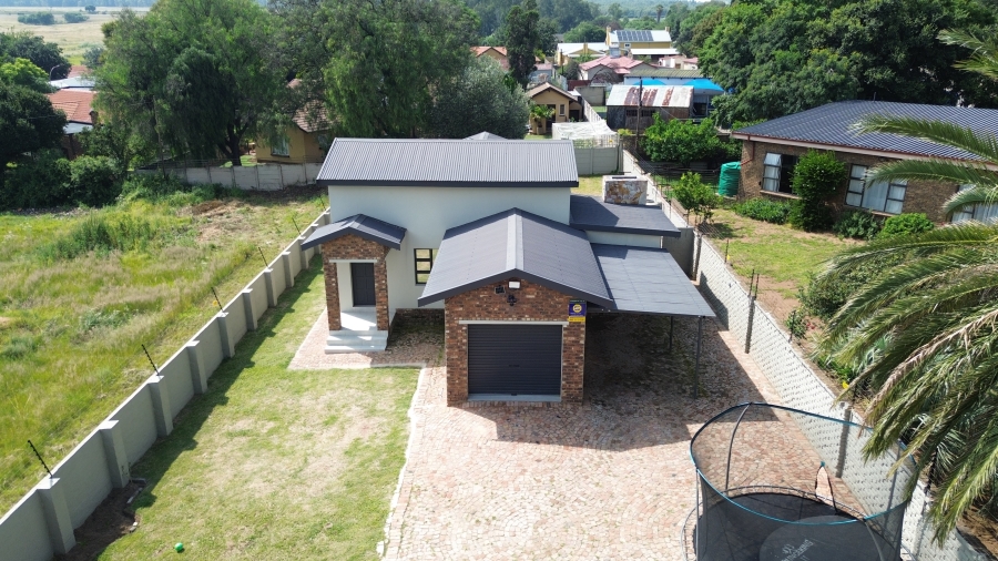 3 Bedroom Property for Sale in Rensburg Gauteng