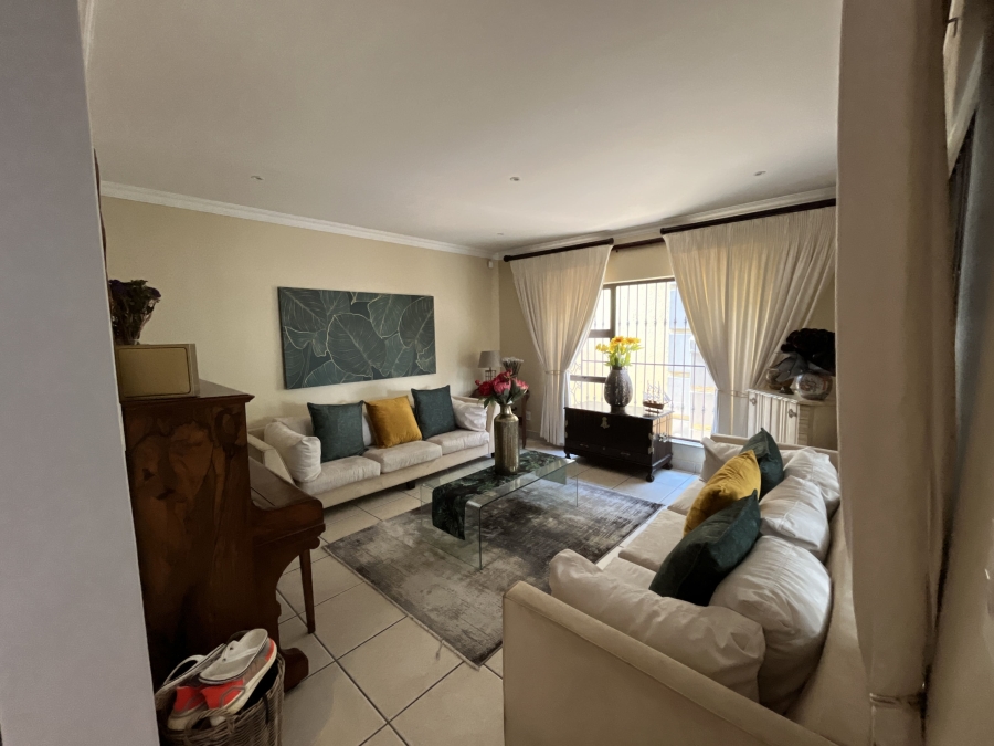 To Let 4 Bedroom Property for Rent in Bedfordview Gauteng