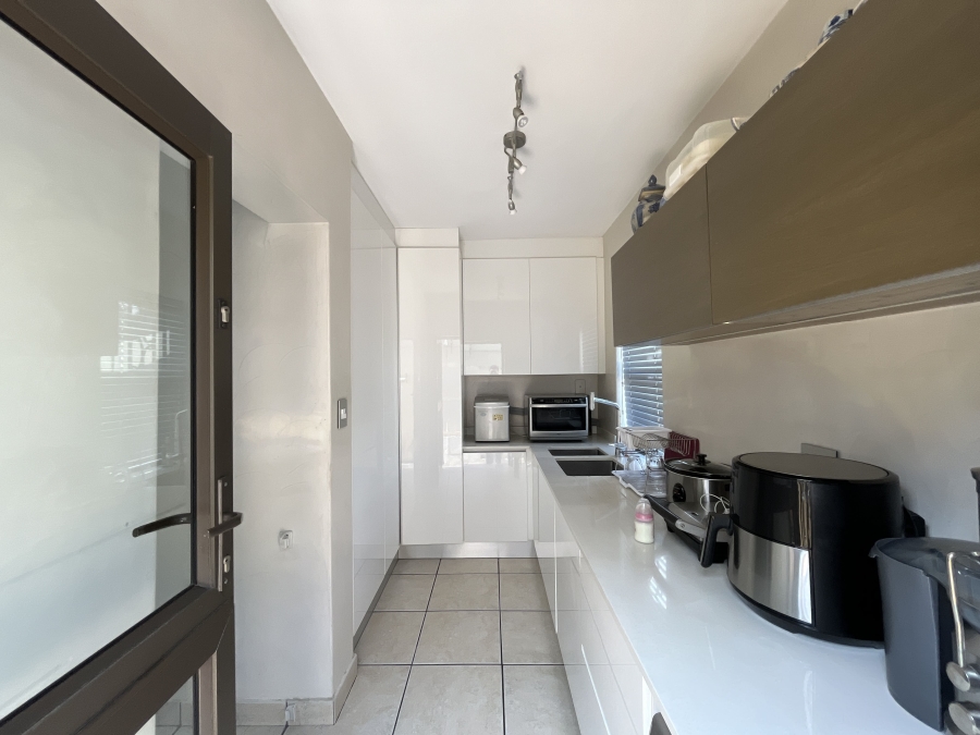 To Let 4 Bedroom Property for Rent in Bedfordview Gauteng