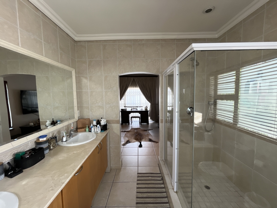 To Let 4 Bedroom Property for Rent in Bedfordview Gauteng