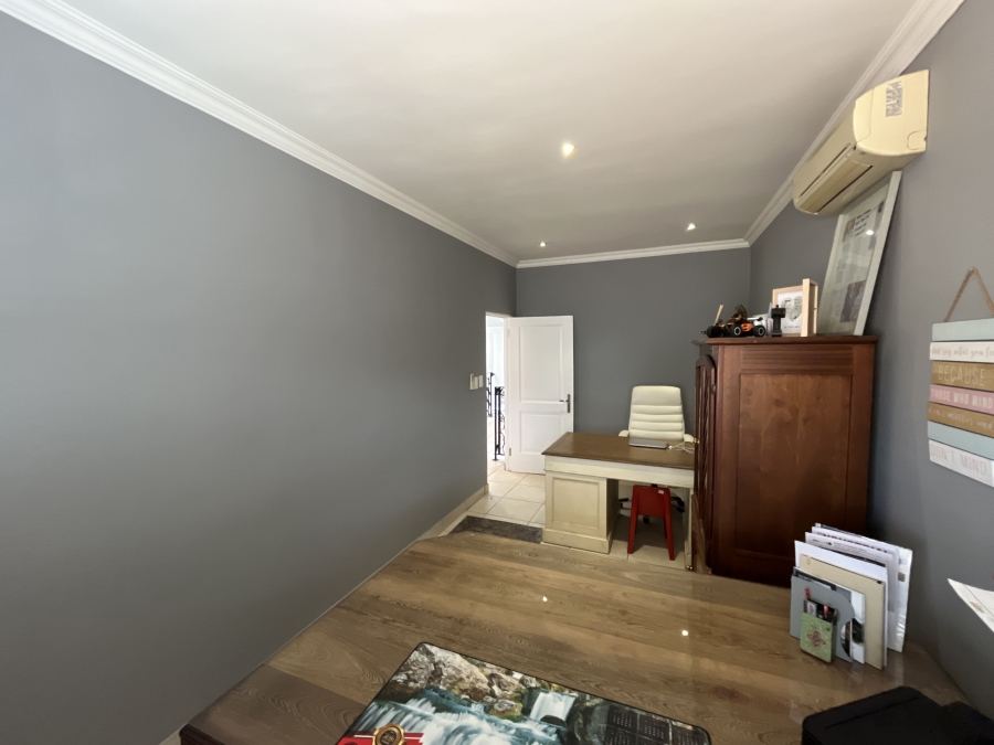 To Let 4 Bedroom Property for Rent in Bedfordview Gauteng