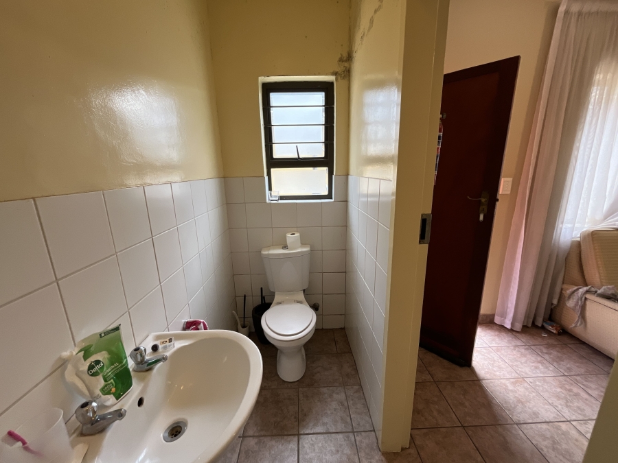 To Let 4 Bedroom Property for Rent in Bedfordview Gauteng